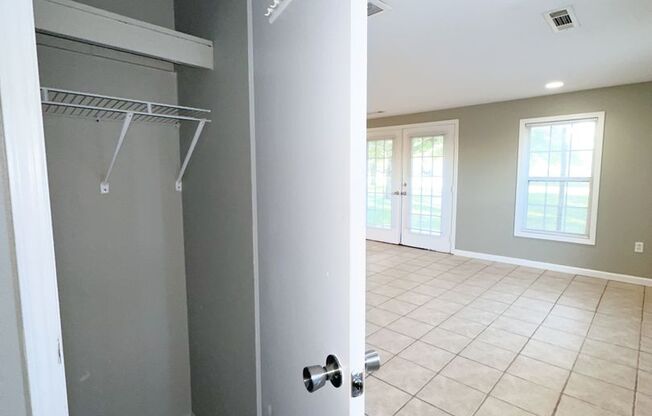 1 bed, 1 bath, $1,000