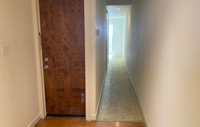 1 bed, 1 bath, 700 sqft, $1,299, Unit 13C