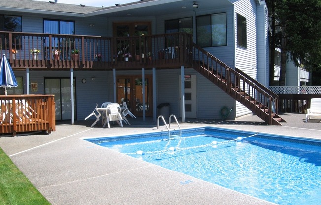 323 - Barrington Place