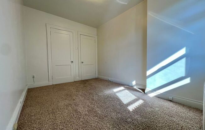 2 beds, 1 bath, $1,545, Unit 5606