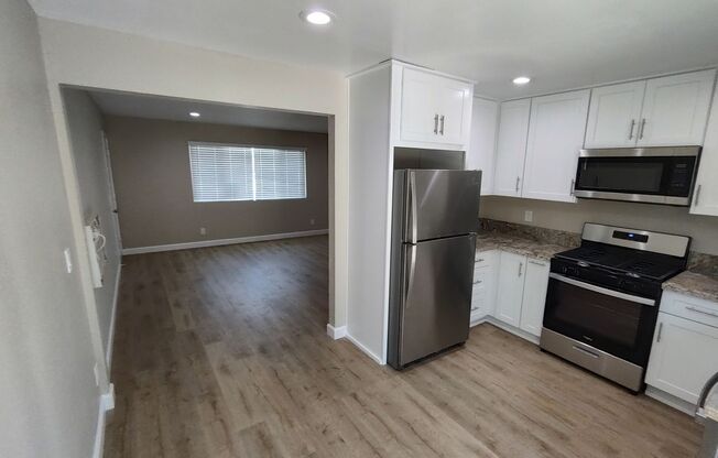 2 beds, 1 bath, 950 sqft, $2,195, Unit A