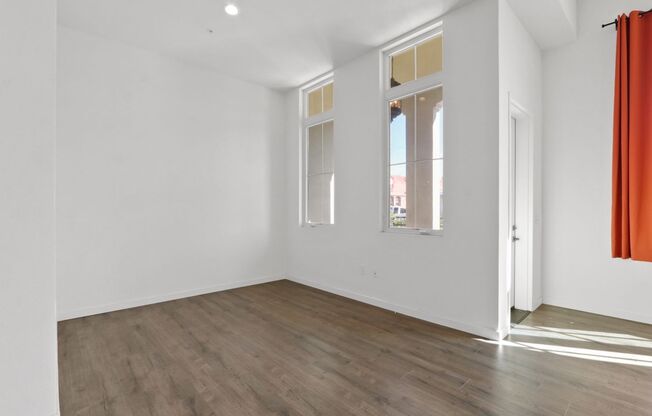 1 bed, 2 baths, 748 sqft, $4,500, Unit #102