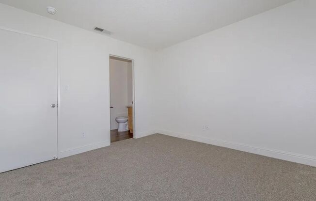 2 beds, 1.5 baths, 840 sqft, $1,420, Unit 14-209