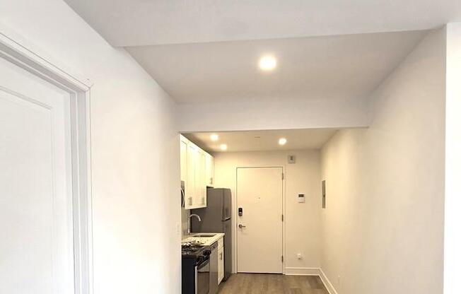 1 bed, 1 bath, $5,500, Unit 8I
