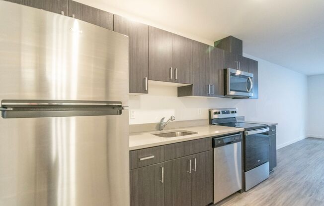 4626 N Maryland Ave - Get 2 Weeks Free! (Unit #102)