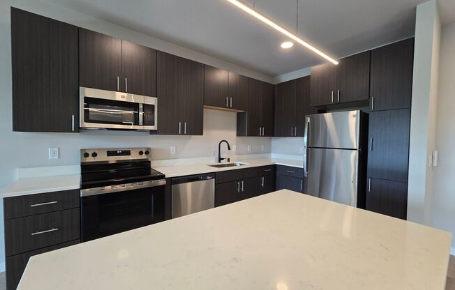1 bed, 1 bath, 925 sqft, $2,060, Unit 8421-239