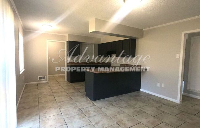 3 beds, 1.5 baths, $1,095