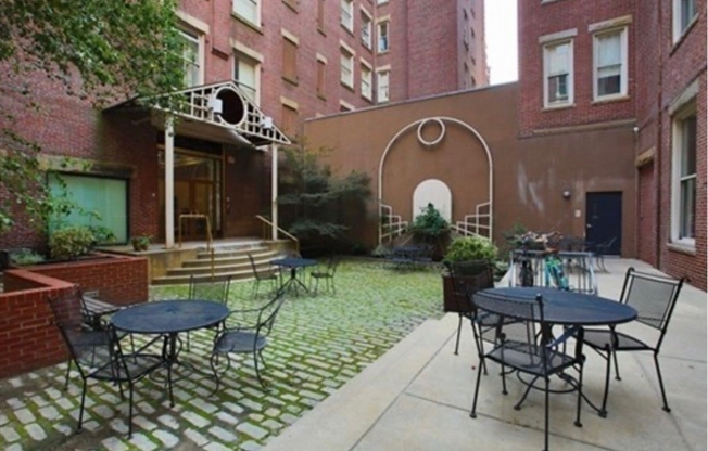 1 bed, 1 bath, 667 sqft, $3,400, Unit L317