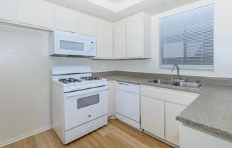 2 beds, 2 baths, 1,074 sqft, $2,515