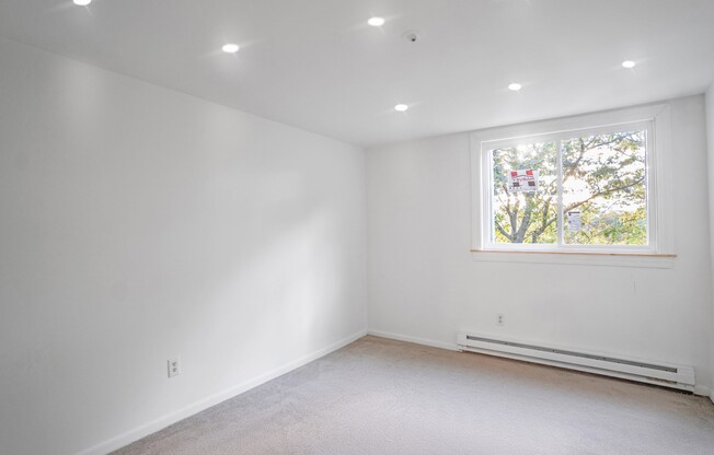 2 beds, 1 bath, 1,050 sqft, $2,500, Unit 2