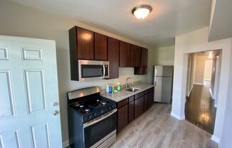 3 beds, 1 bath, 1,300 sqft, $1,750, Unit 6517-3N