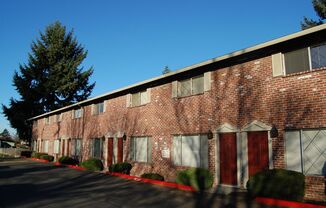 2 beds, 1 bath, 744 sqft, $1,095, Unit 4616 SE Milwaukie #32