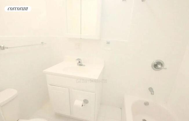 309 W 72 ST