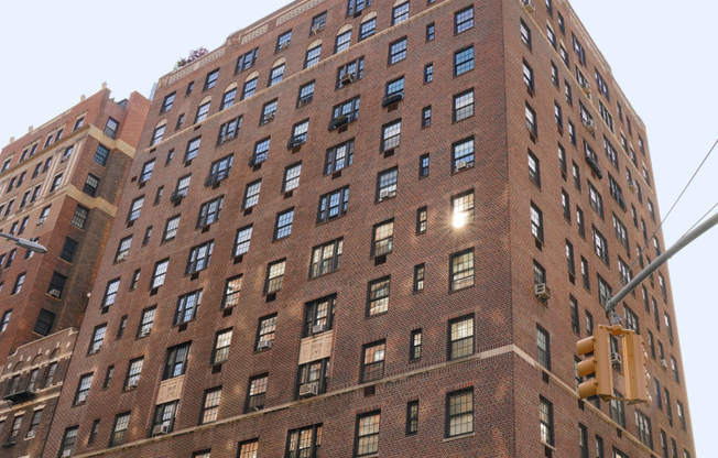 25 5 AVE