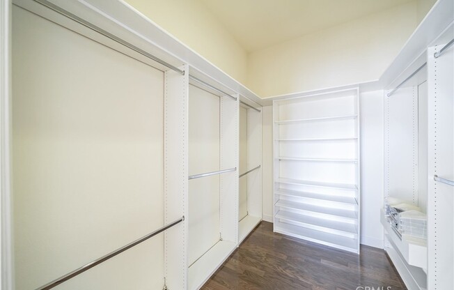 3 beds, 2 baths, 1,610 sqft, $8,000, Unit 612