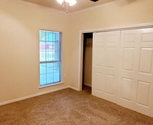 2 beds, 2 baths, 1,002 sqft, $1,825, Unit 708-u