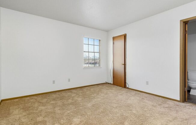 2 beds, 2.5 baths, 1,250 sqft, $850, Unit 701