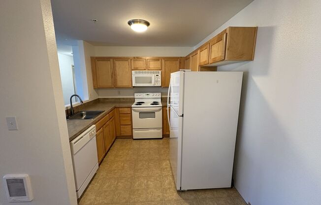 2 beds, 2 baths, 1,018 sqft, $1,450, Unit 354-3014