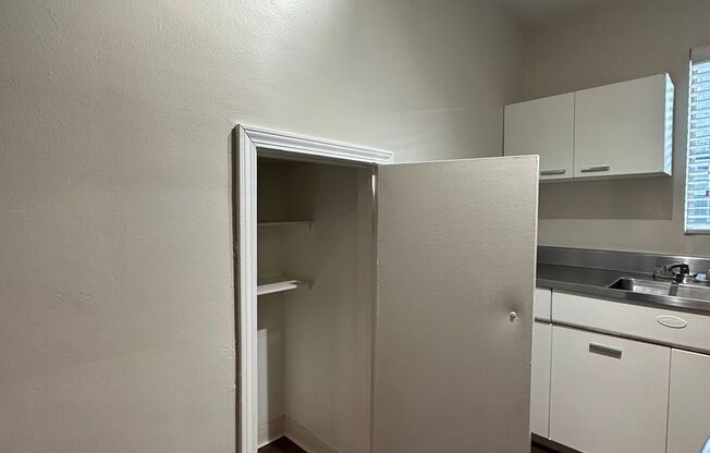 Studio, 1 bath, $1,425, Unit 209