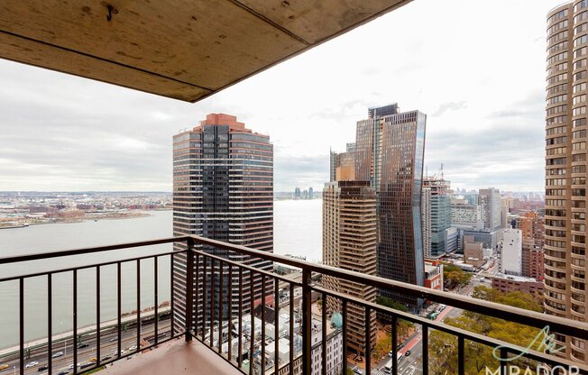 2 beds, 1.5 baths, $5,800, Unit 34M