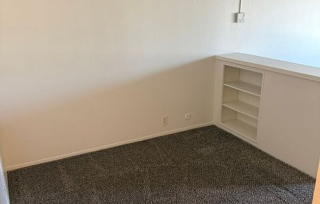 Studio, 1 bath, $950, Unit 18