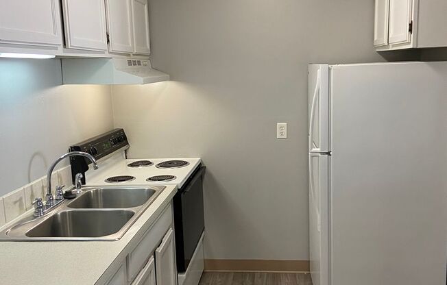 1 bed, 1 bath, 660 sqft, $965, Unit 929-12
