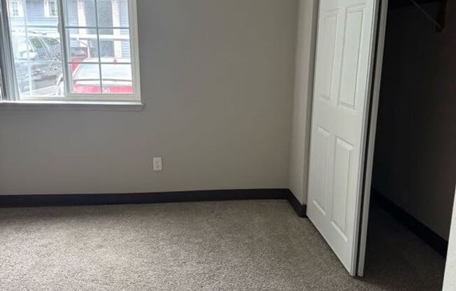 2 beds, 2 baths, 1,070 sqft, $1,595, Unit 12-104