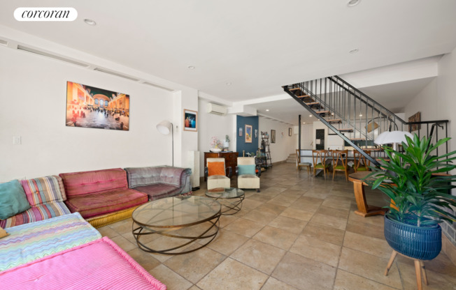 517 E 84 ST