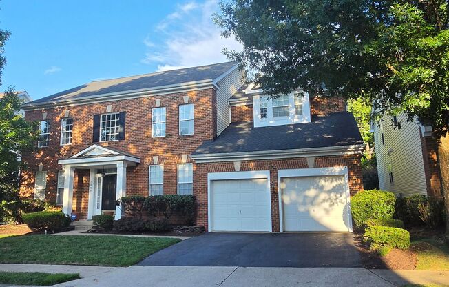 Luxurious Kingstowne Home