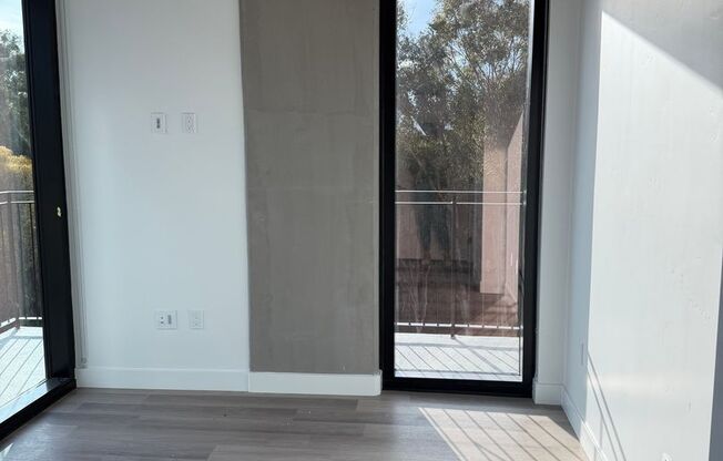 2 beds, 2 baths, 816 sqft, $4,395, Unit 605