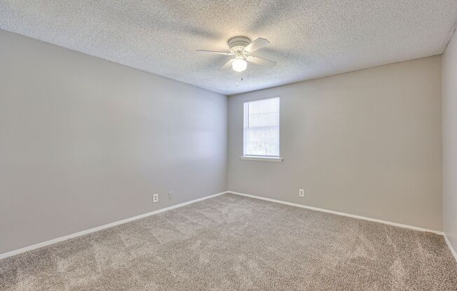 1 bed, 1 bath, 848 sqft, $1,099, Unit J12