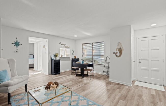 1 bed, 1 bath, 595 sqft, $1,100, Unit #126