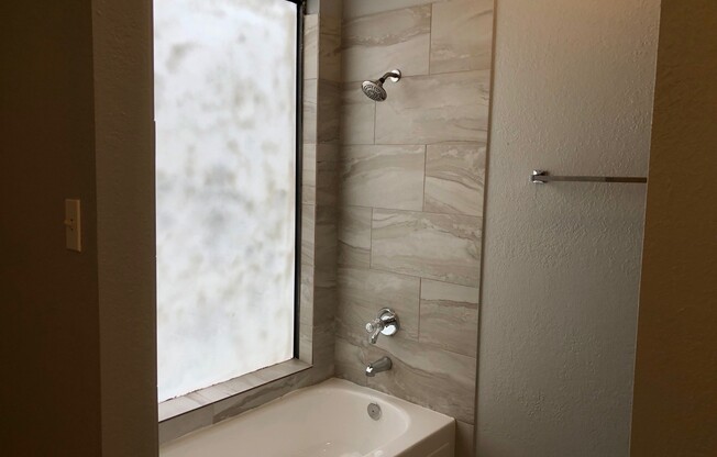 3/2/2 Great neighborhood!  Move in Ready!