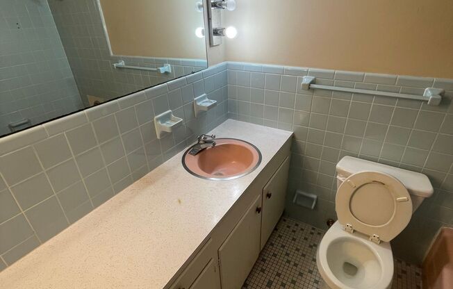 223 S. Edgewood Dr.