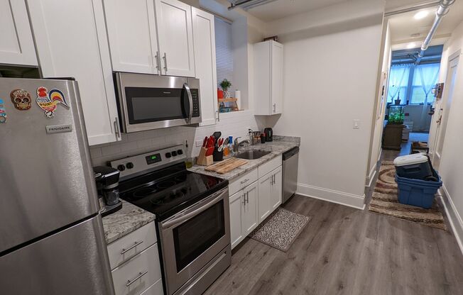 Fully Renovated Courtyard Building in Albany Park! Studios and 1 BR's!