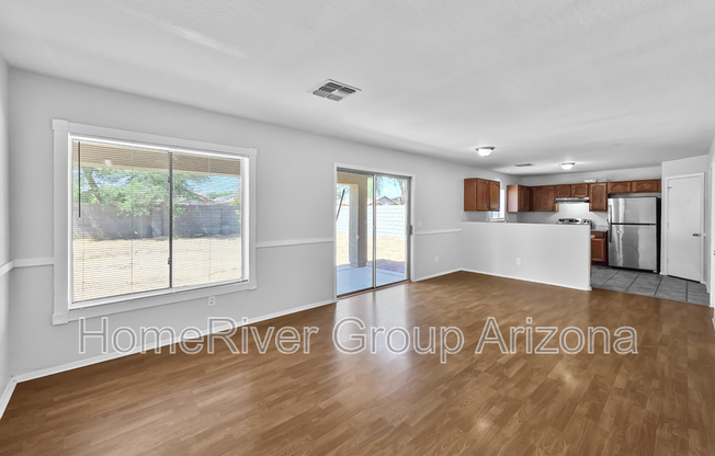 12422 W VALENTINE AVE