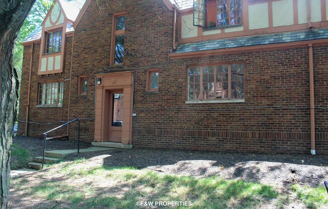 440-450 Rhoads Avenue — Franklin Park Apartments, Columbus, OH