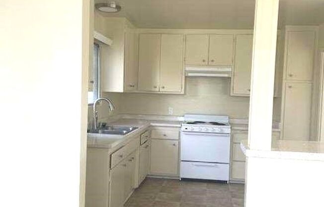 Memorial Apartments- Spacious  Clean 2 Bedroom 2 Bath Apartment in Memorial Heights