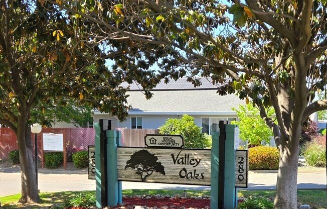 Valley Oaks Apartment