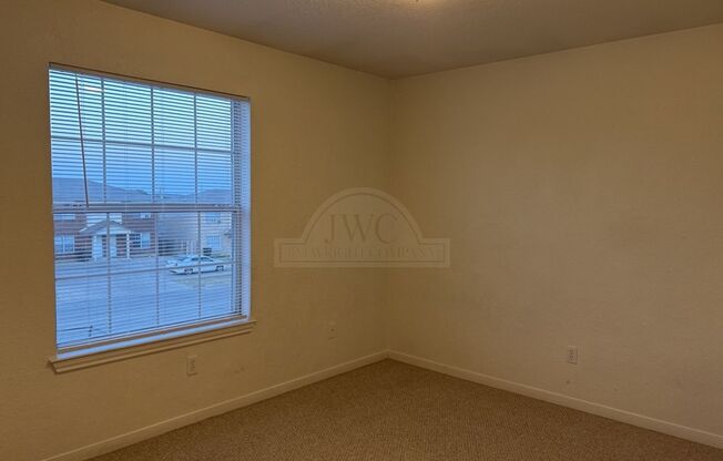 3 beds, 2 baths, $925, Unit 1600 Dugger Cr Unit C