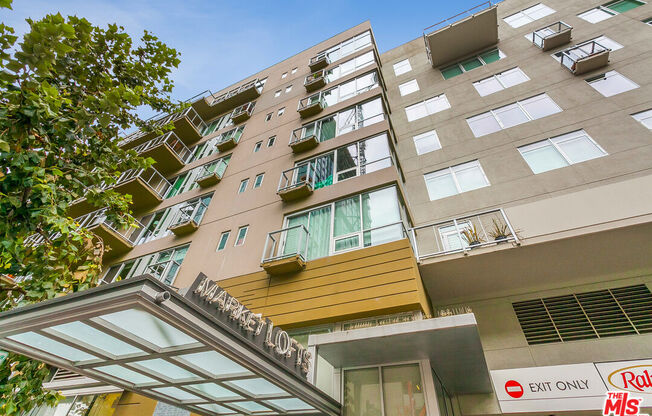 1 bed, 1 bath, 820 sqft, $2,950, Unit 731