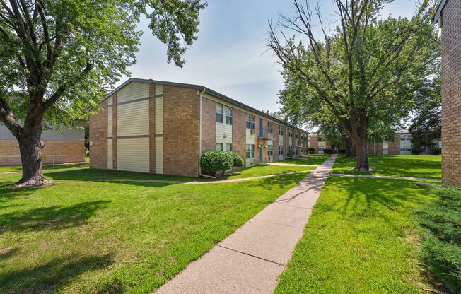 2 beds, 1 bath, 660 sqft, $995, Unit 28