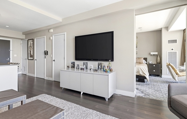 1 bed, 1.5 baths, 858 sqft, $6,000, Unit 27F