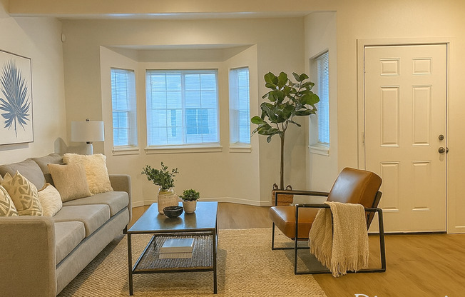 Heart of Renton! Amazing 4 bed, 3.5 bath Renton townhome in a desirable location! Easy self showings!