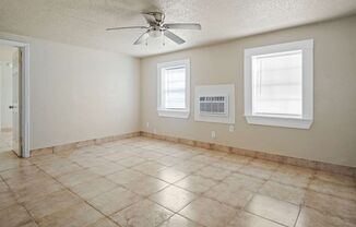 2 beds, 1 bath, $750, Unit 6DE