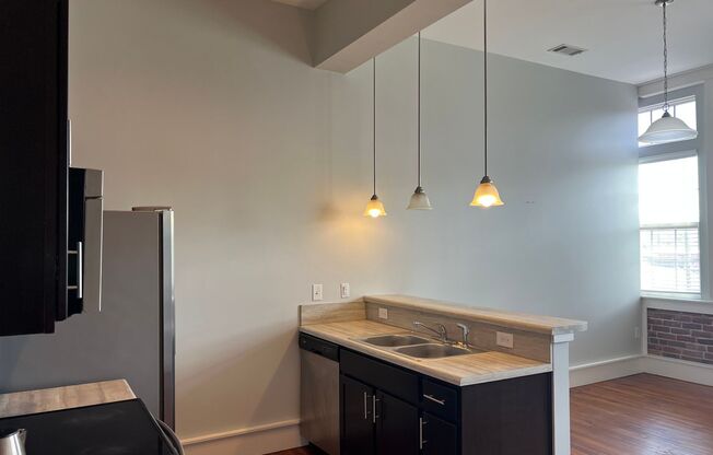 SH073-Farmers Market Condos