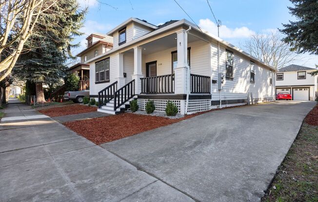 3 Bed, 2 Bath Craftsman style home - NE PDX