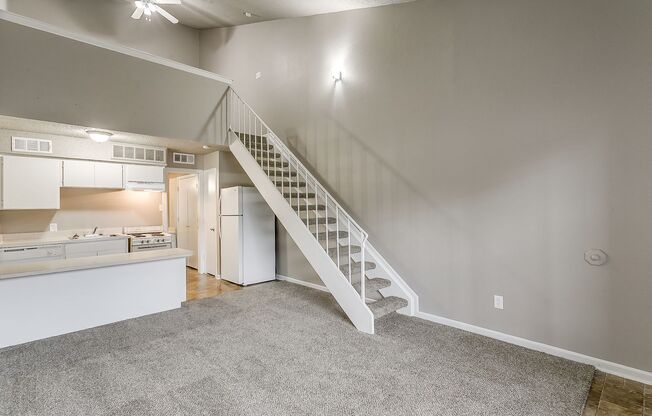 1 bed, 1 bath, 558 sqft, $895, Unit 208 N. Tarrant 5