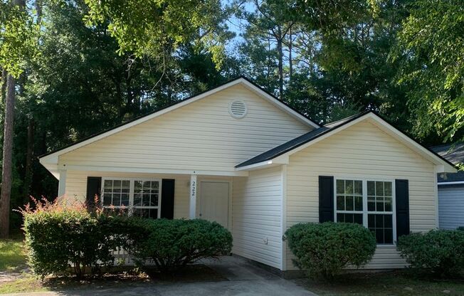 3 Bedroom 2 Bath House on Charter Drive Available Now