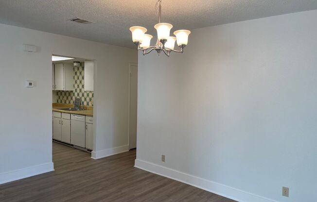 $500 OFF FIRST MONTH RENT IF MOVE IN BY 8/15 * LEASE FOR 22 MONTHS at $1950 PER MONTH!!